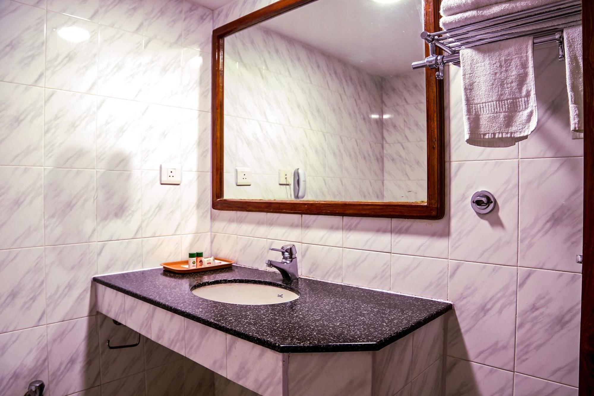 Collection O Poojith Residency Hotel Tirupati Kültér fotó